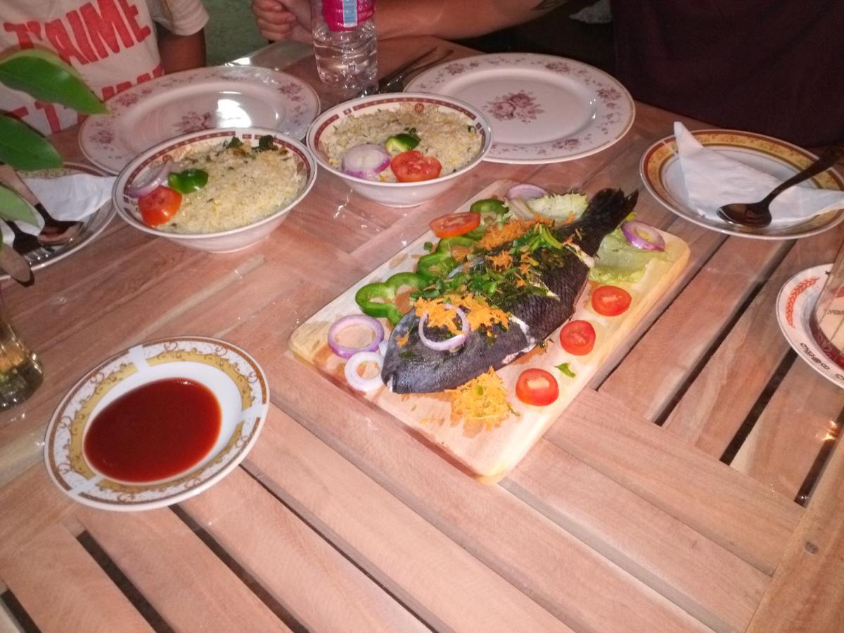 Silent Peacock Villa And Peacock Cafe Tangalle Exterior foto